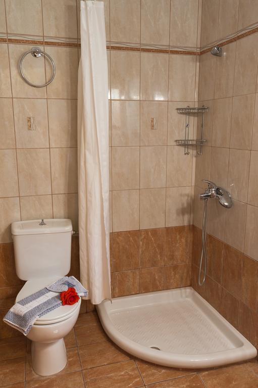 Elizabeth Apartments Frinion ภายนอก รูปภาพ